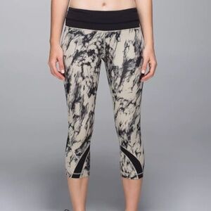 Brand New Lululemon "RUN: INSPIRE CROP II " Size 8